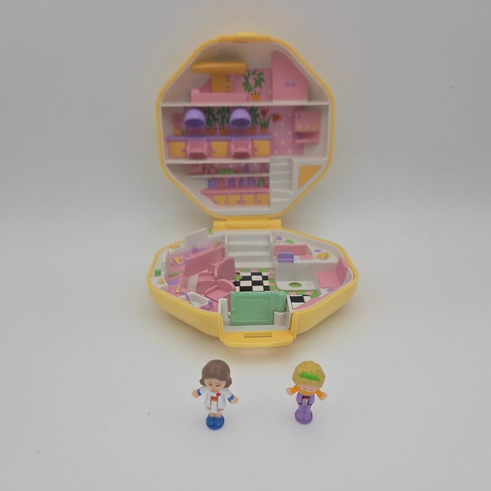 Vintage 1990 Polly Pocket Bluebird Hairdressing Salon with Both Figures Complete